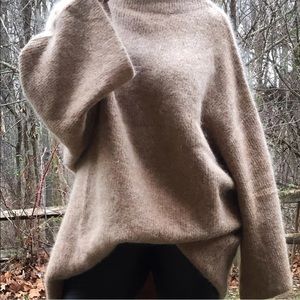 H&M Sweaters - H&M Trend Bell Sleeve Sweater H&M Sweaters - H&M Trend Bell Sleeve Sweater